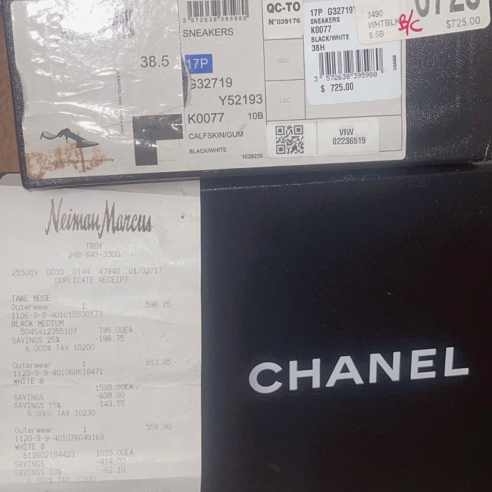 Black and white Chanel sneakers - Picture 5 of 5